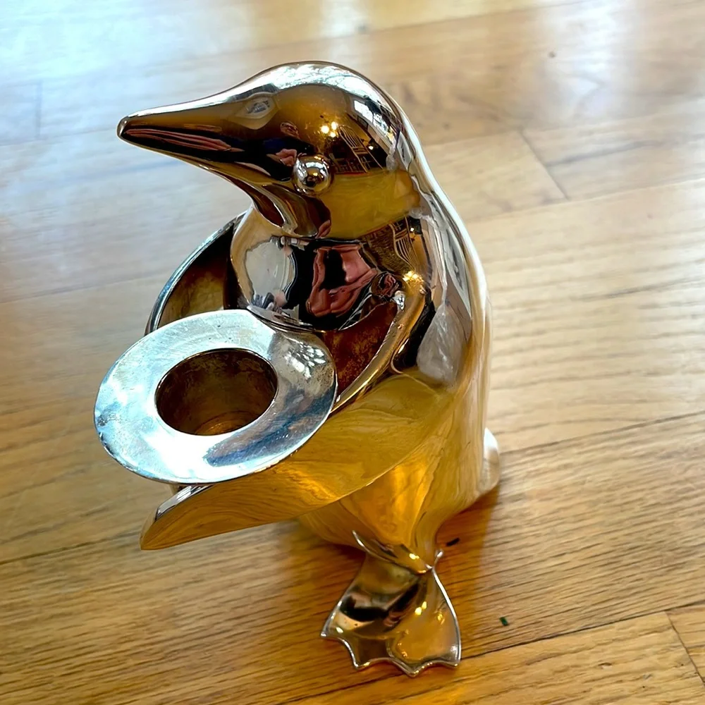 Silver plate🐧holiday candle holder